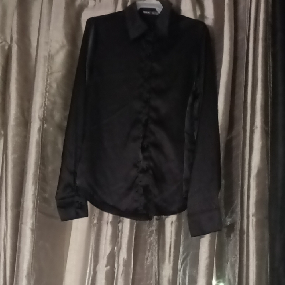 SHEIN Women's Black Button Down Shirt